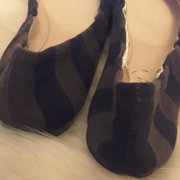 Prada black and gray stripes with silver bow - Picture 8 of 8